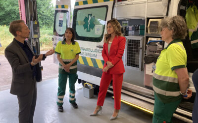 Minister van Justitie Dilan Yeşilgöz-Zegerius bezoekt Dierenambulance Amsterdam